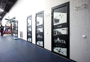 Двери в алюминиевой обвязке в проекте Тренировочный центр SPARTA CLUB