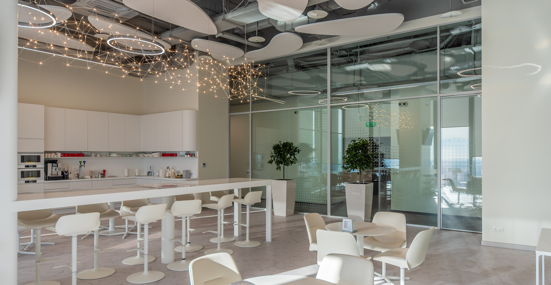 Фото проекта: Nayada установила перегородки в офисе PESCO. Изображение № 2