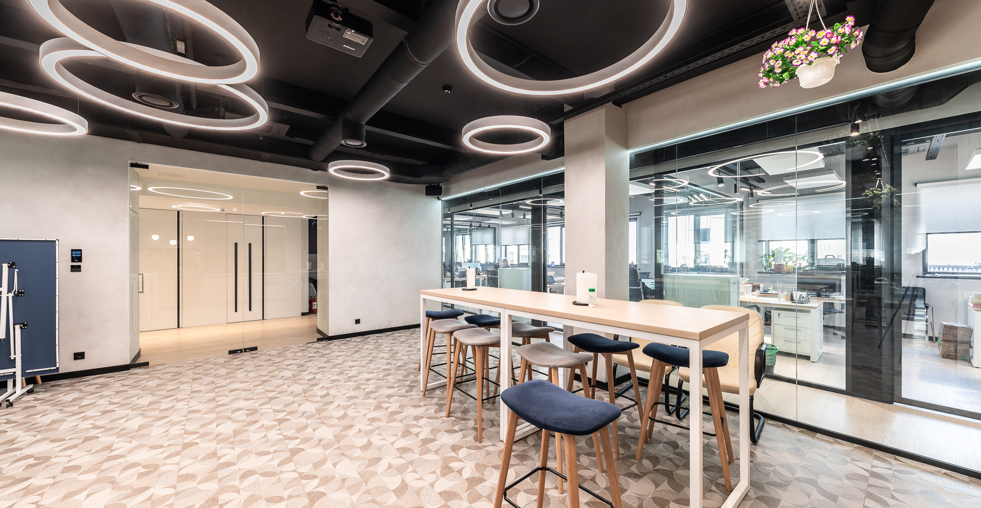 Фото проекта: Проект Nayada по установке систем перегородок в офис WAY GROUP. Изображение № 1