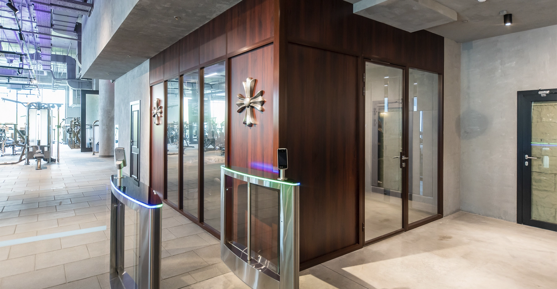 Фото проекта: Создание интерьеров, монтаж перегородок, дверей, мебели в фитнес клубе Anvil. Изображение № 2