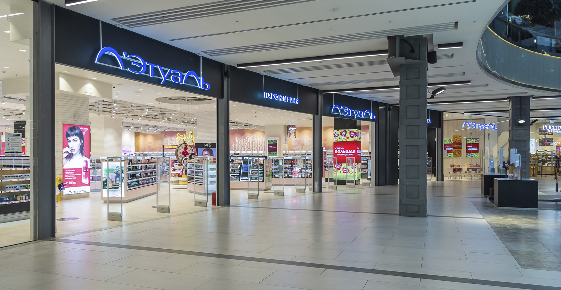 Фото проекта: Остекление атриума и лифтовых шахт в ТРЦ Европолис. Изображение № 6